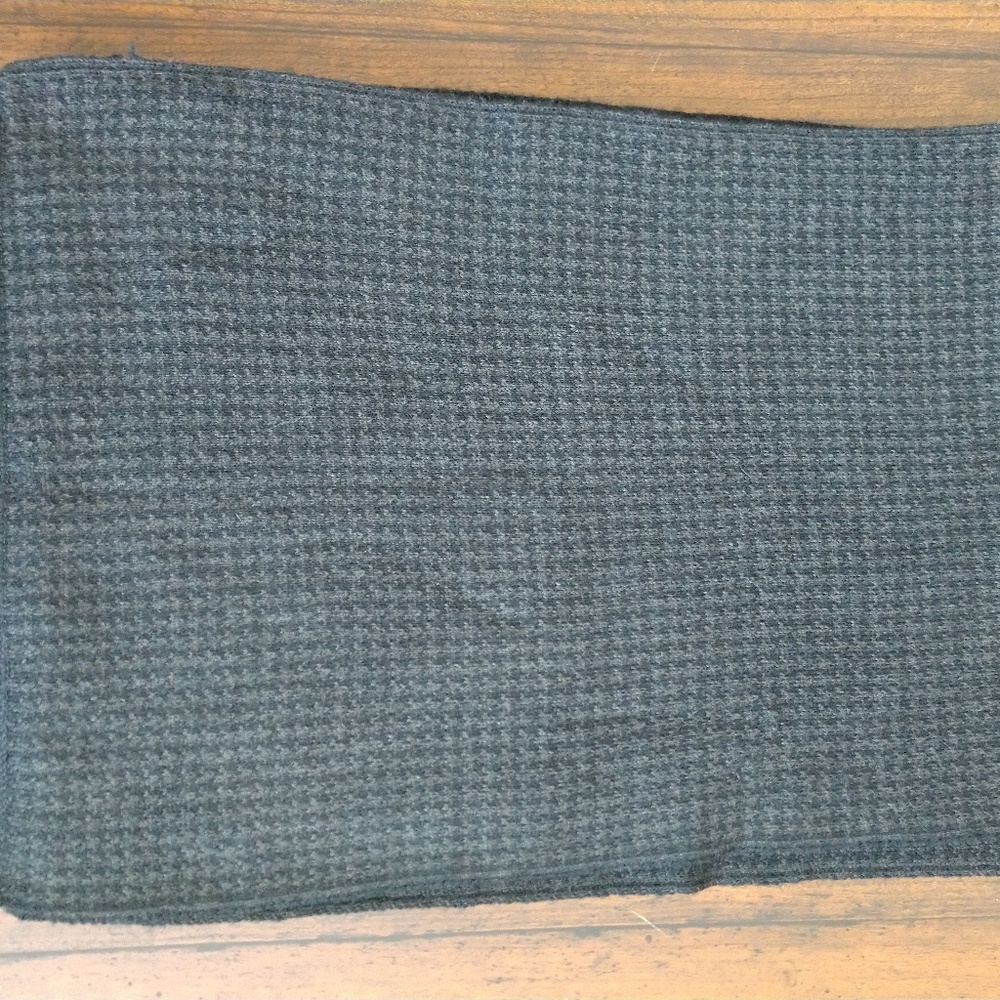 Wool Charcoal Gray Houndstooth-Pattern Scarf - image 2